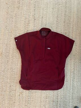 FIGS Rafaela Oversized Top (Like New) Burgundy Scrub Top